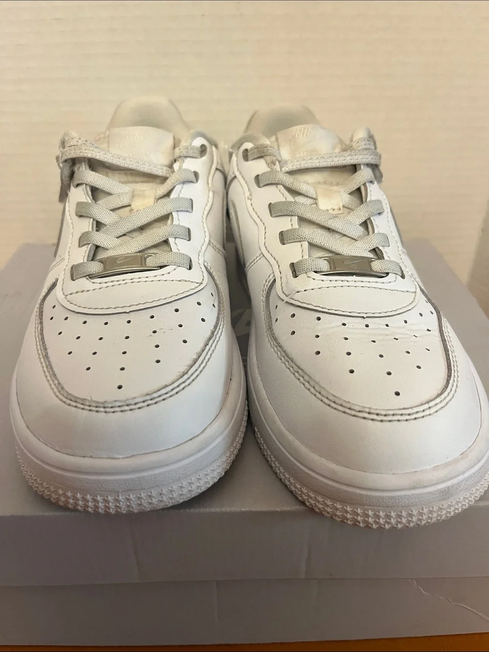 Nike Kids White Low-Top Leather Sneakers with Hook-and-Loop Strap